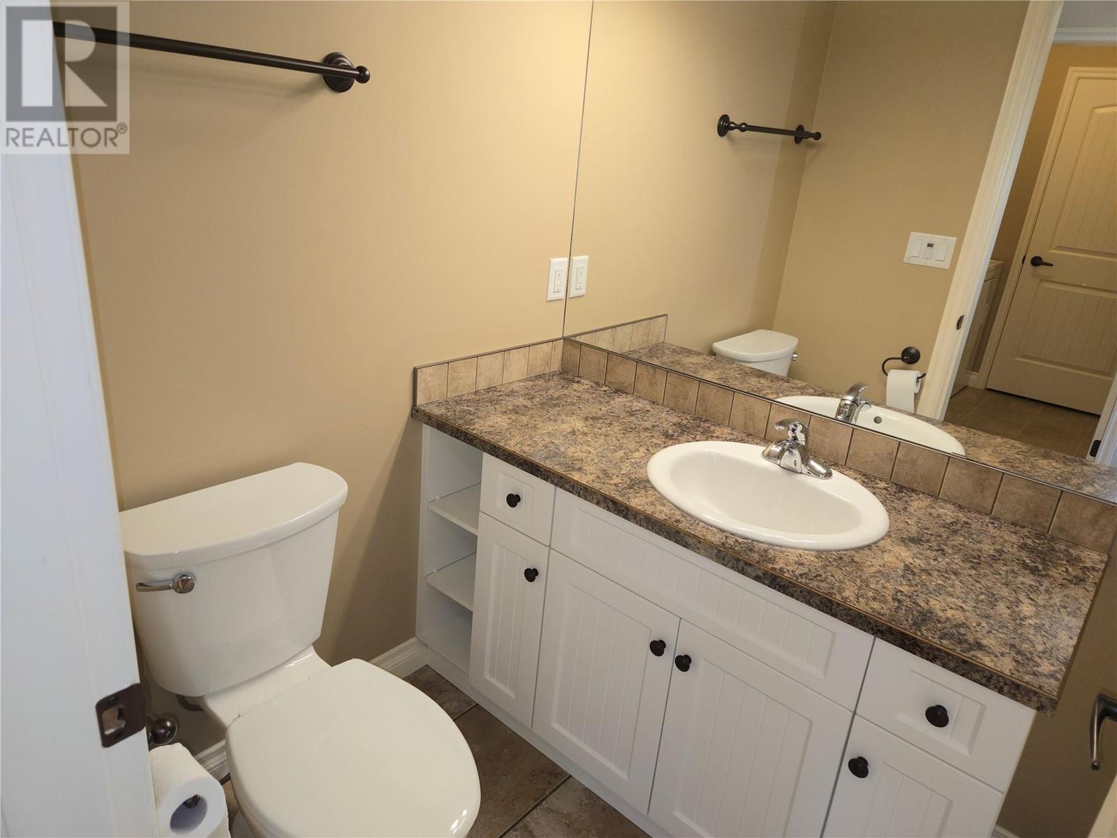 1231 10 Street SW Unit# 6, Salmon Arm