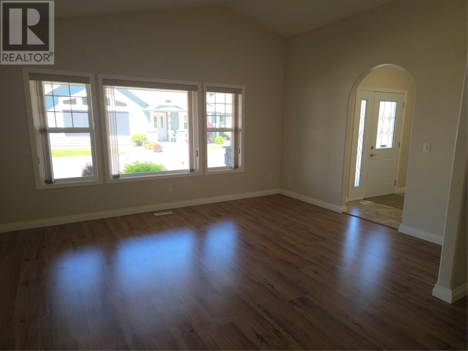1231 10 Street SW Unit# 6, Salmon Arm