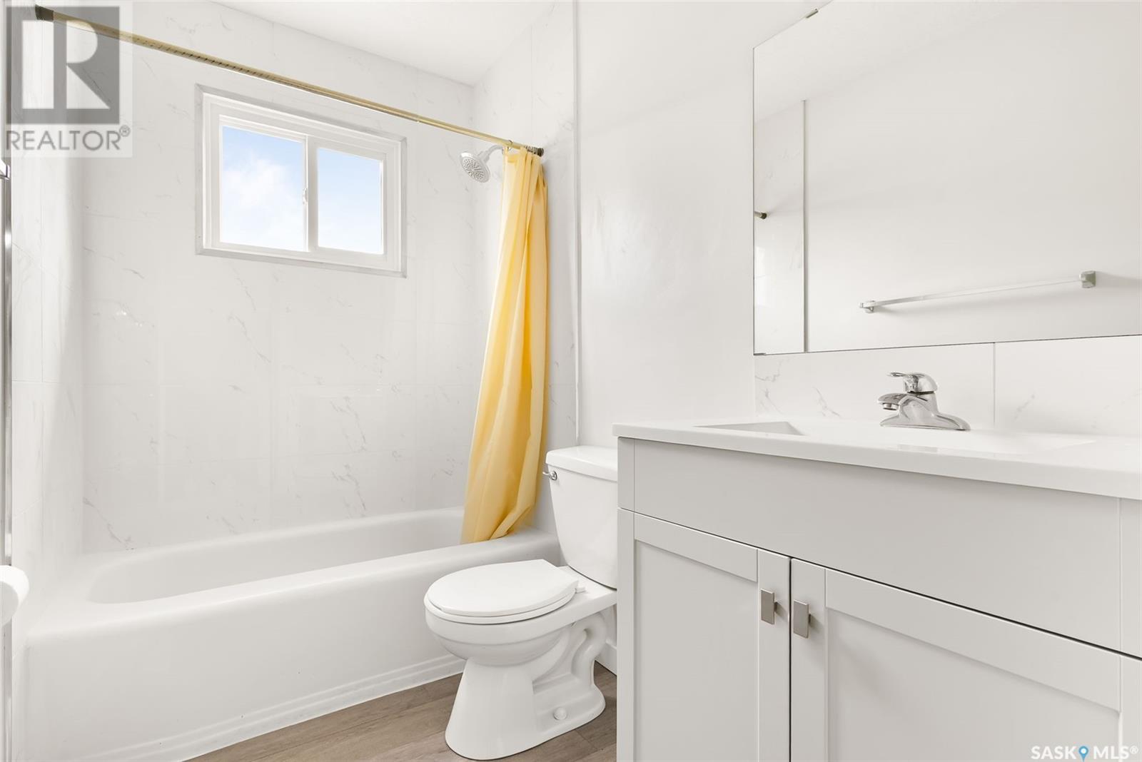 Photo 12 of 3111 Dewdney Avenue E, Regina SK