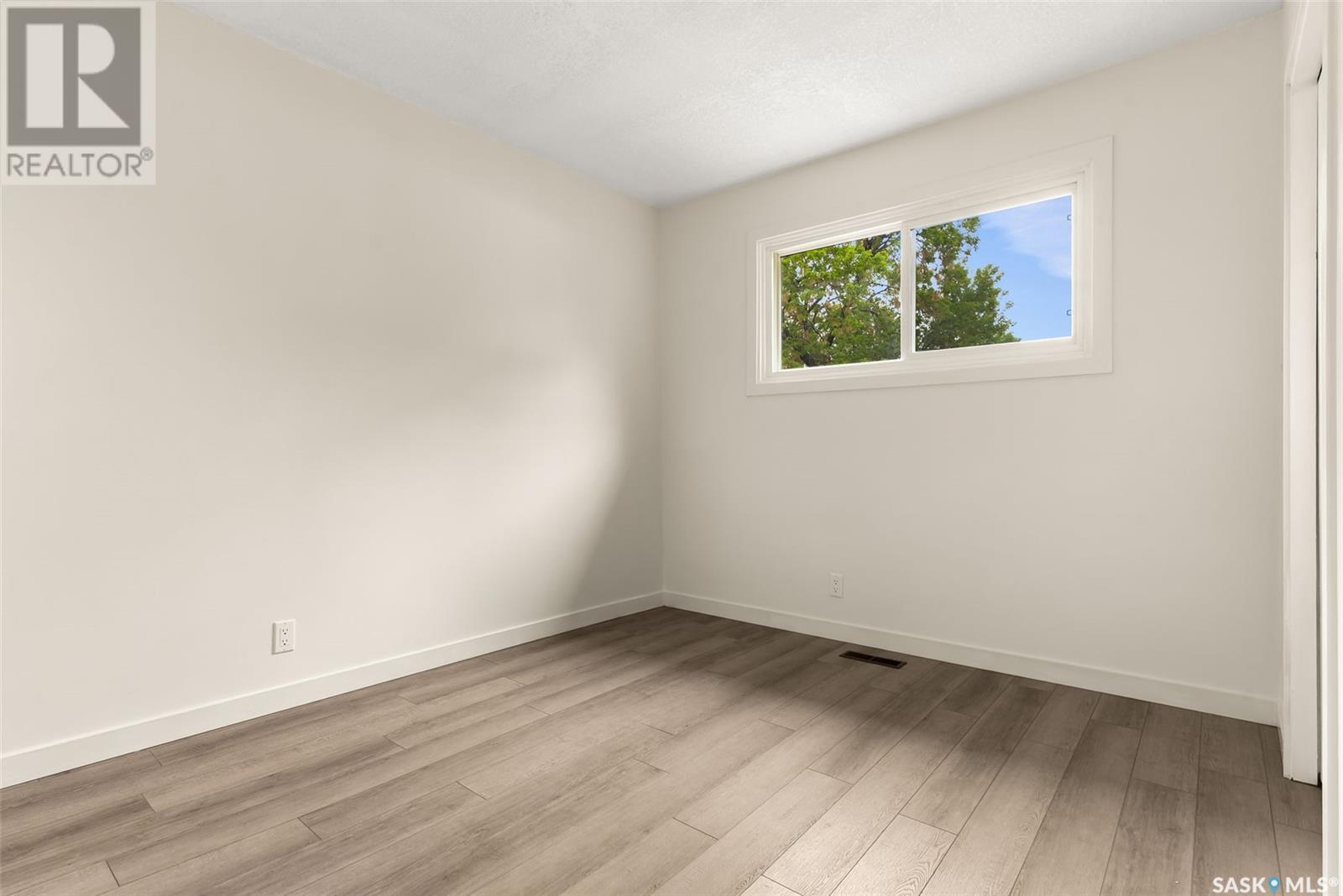 Photo 13 of 3111 Dewdney Avenue E, Regina SK