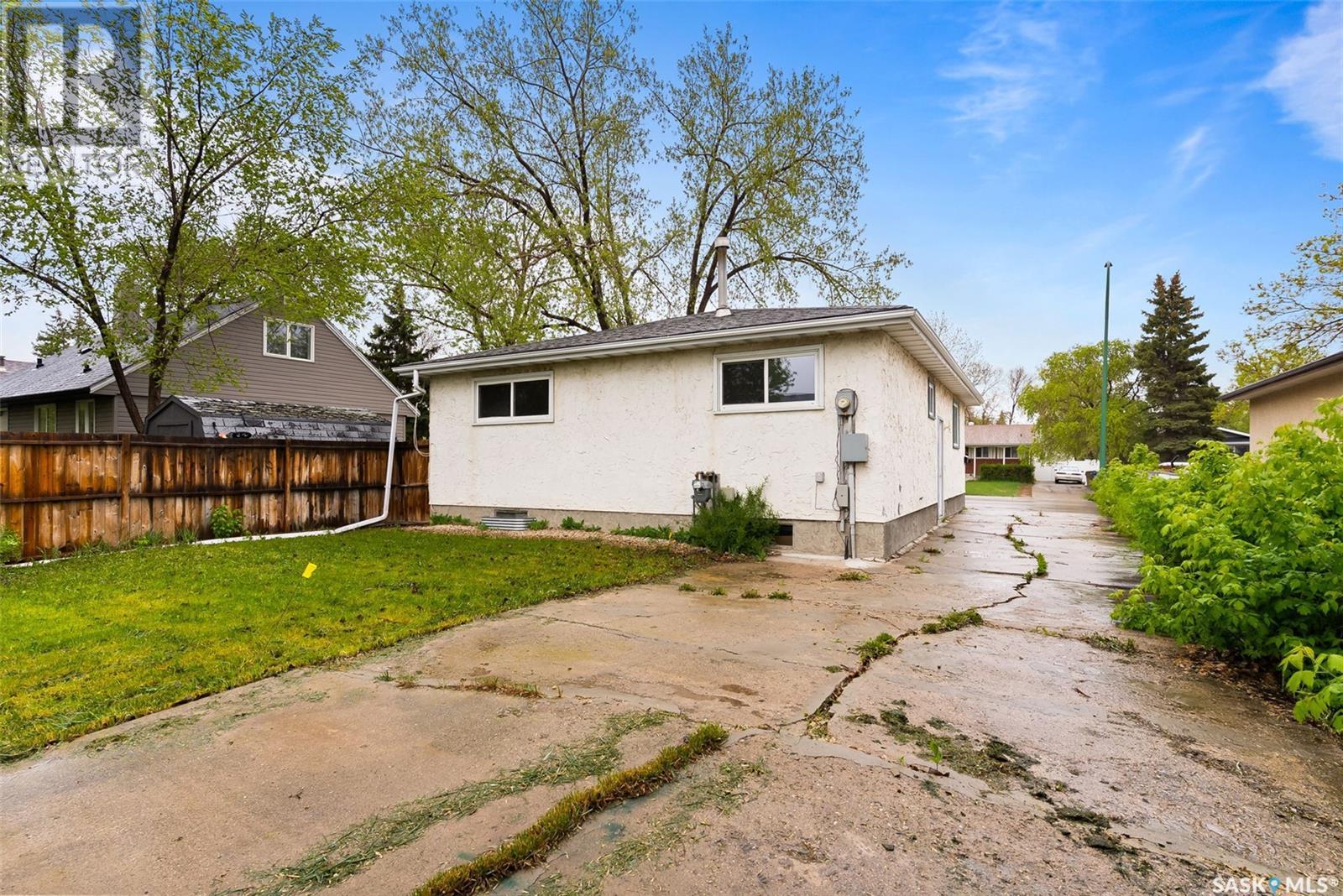 Photo 26 of 3111 Dewdney Avenue E, Regina SK