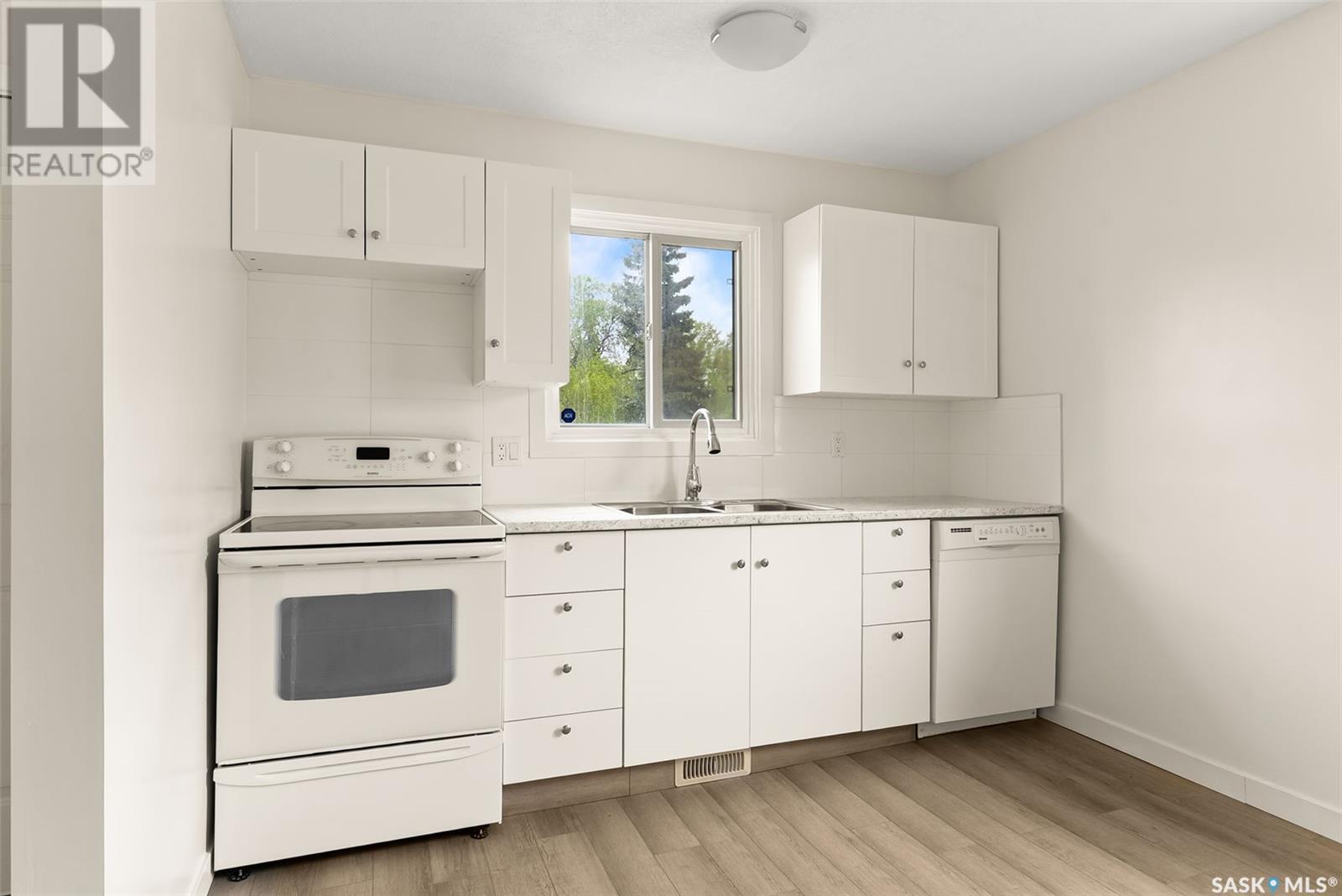 Photo 7 of 3111 Dewdney Avenue E, Regina SK