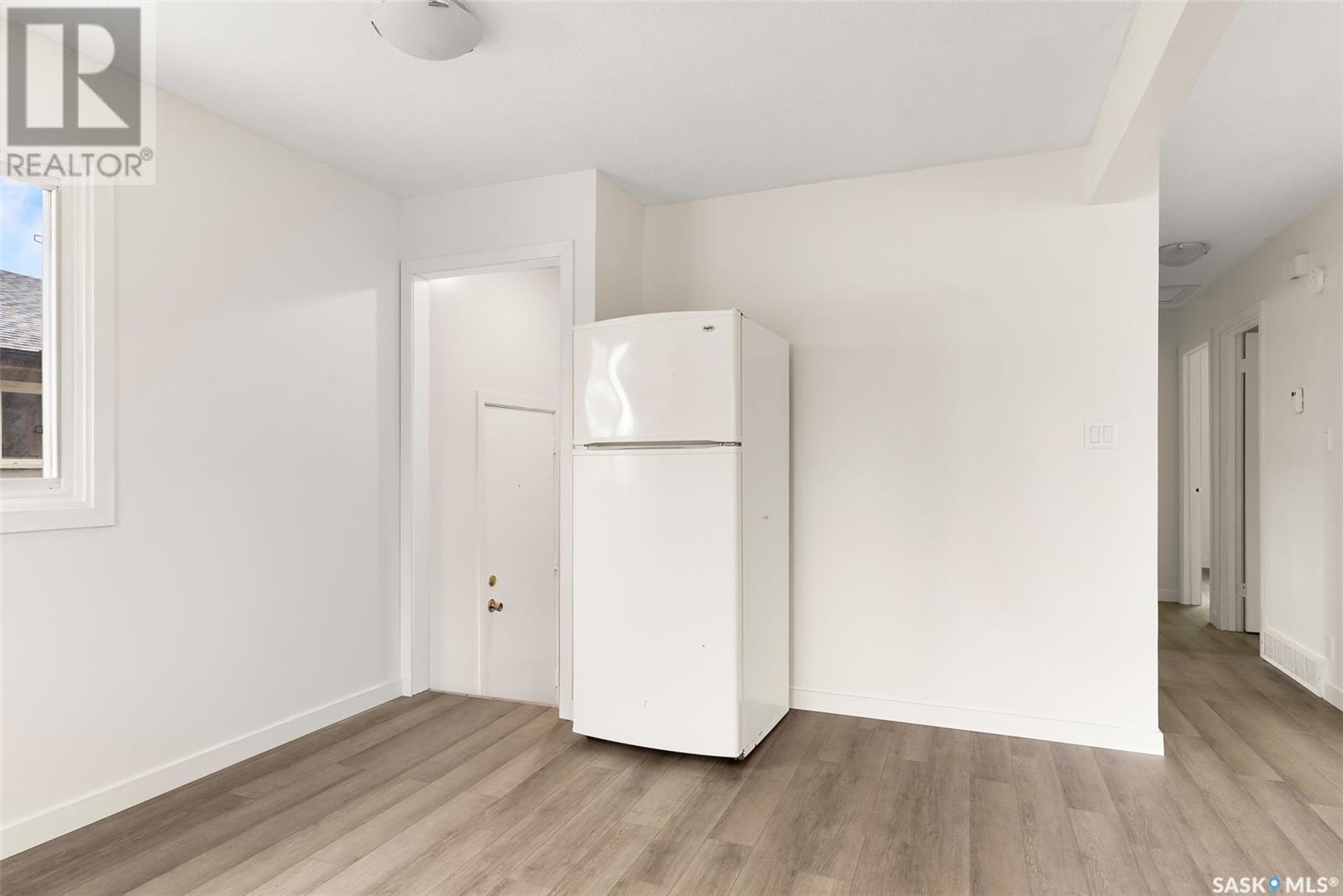 Photo 8 of 3111 Dewdney Avenue E, Regina SK