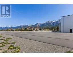5310 Fairmont Airport Road, Fairmont Hot Springs, BC V0B1L1 Photo 27