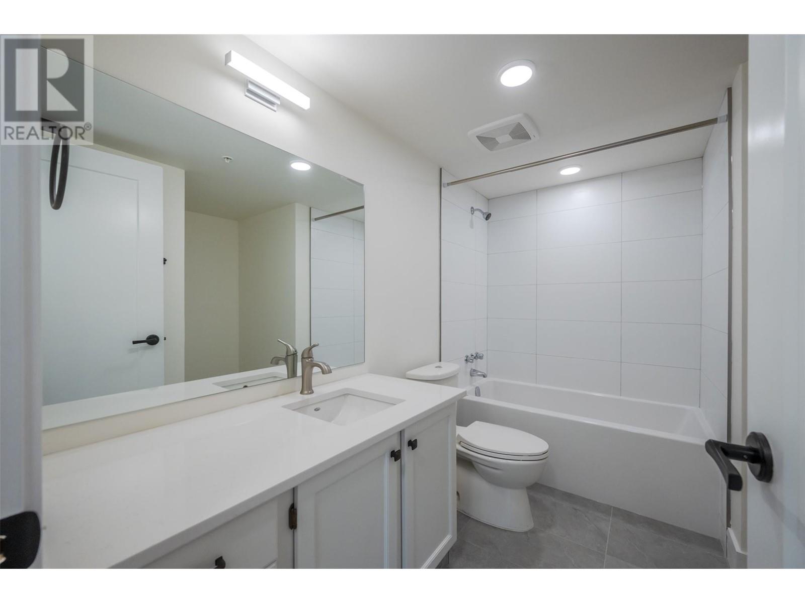 207 217 Elm Avenue, Penticton