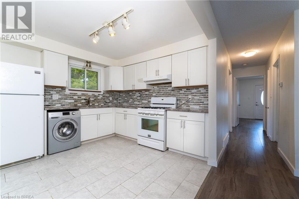 Photo 4 of 124 Oakland Avenue, Welland ON