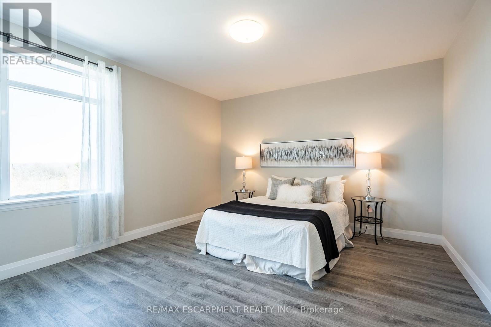 Single Family House for Sale in    REDFERN AVENUE Hamilton (Mountview) 