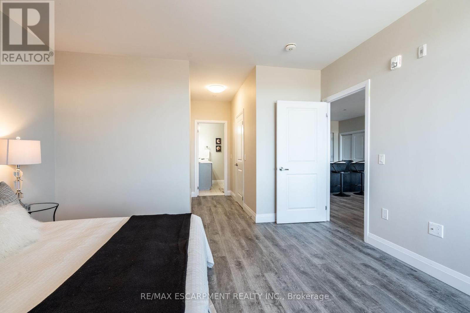 Single Family House for Sale in    REDFERN AVENUE Hamilton (Mountview) 