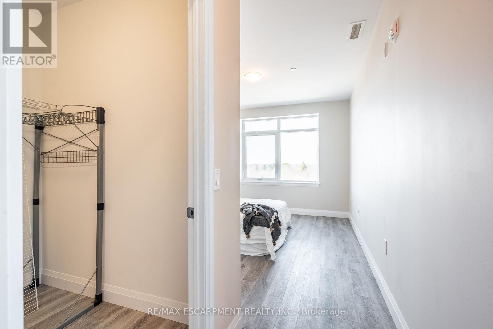 Single Family House for Sale in    REDFERN AVENUE Hamilton (Mountview) 
