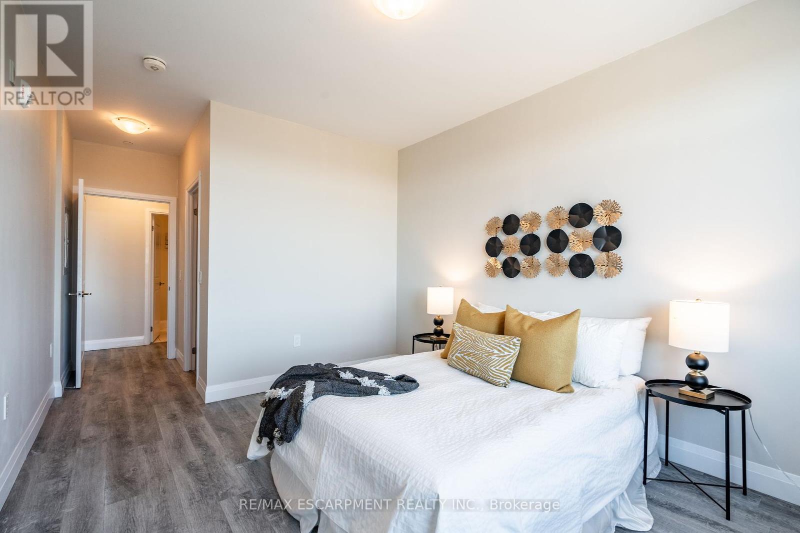 Single Family House for Sale in    REDFERN AVENUE Hamilton (Mountview) 