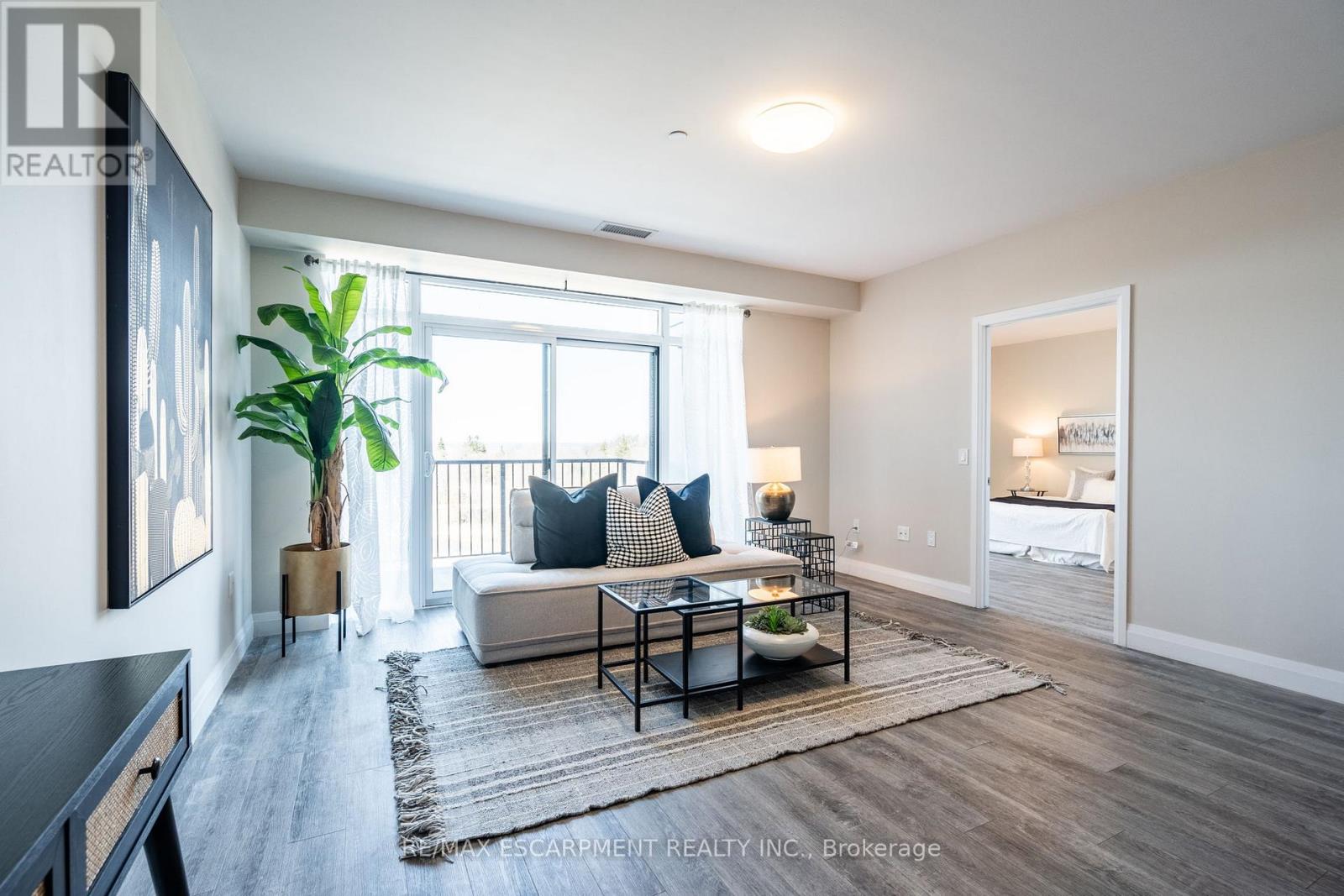 Single Family House for Sale in    REDFERN AVENUE Hamilton (Mountview) 