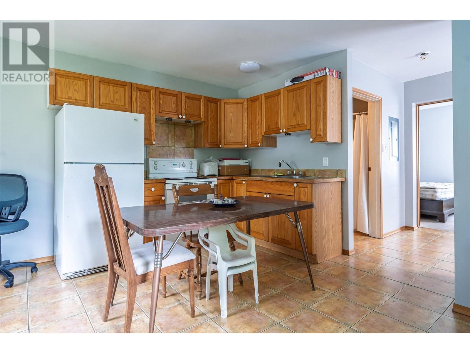 920 Nelson Avenue, Nelson