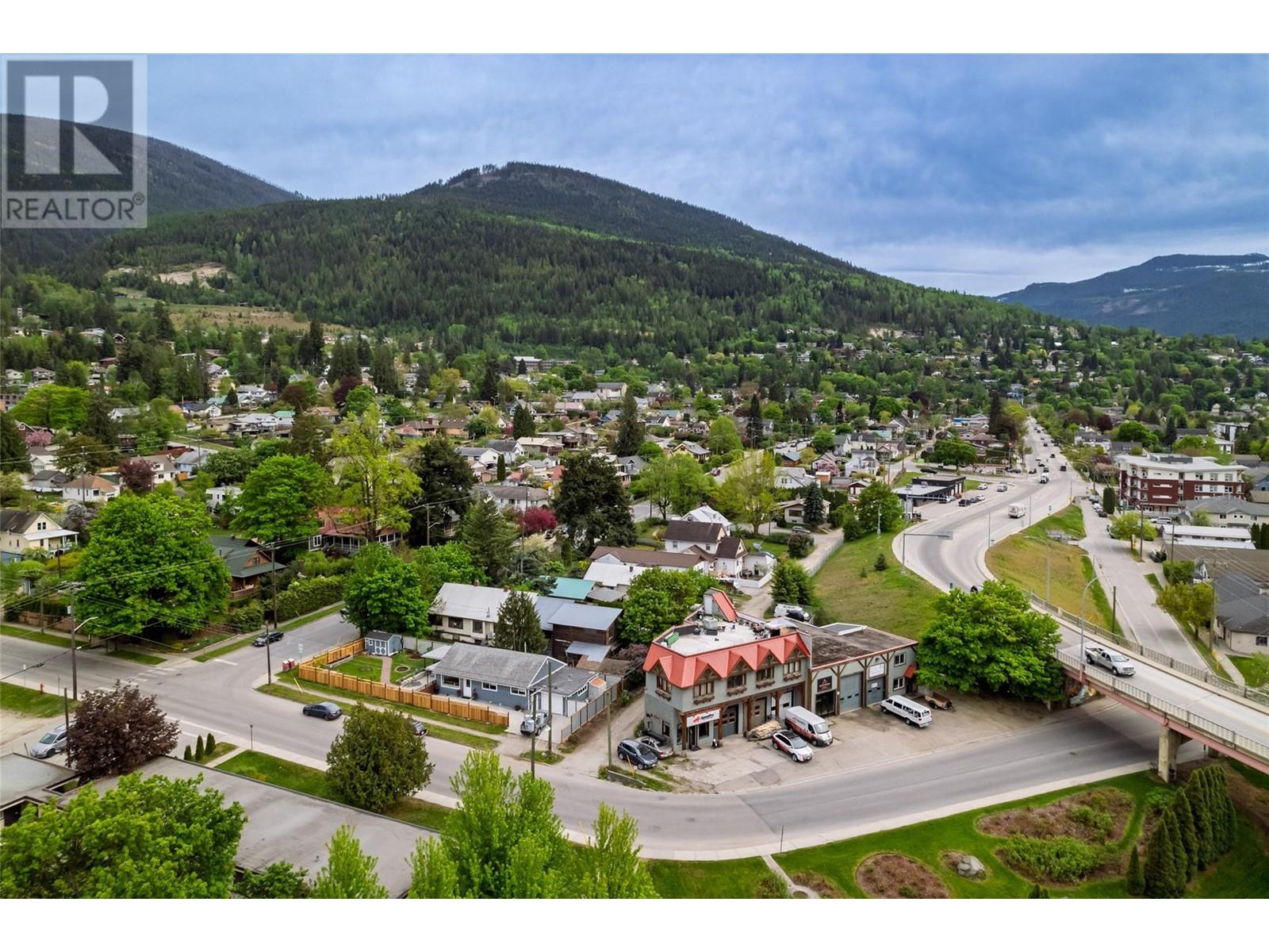 920 Nelson Avenue, Nelson