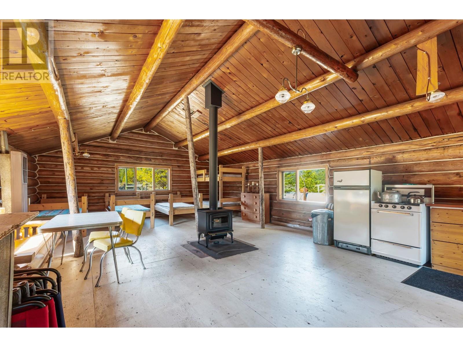  6800 Findlay Whitetail Lake Road, Kootenay Bay