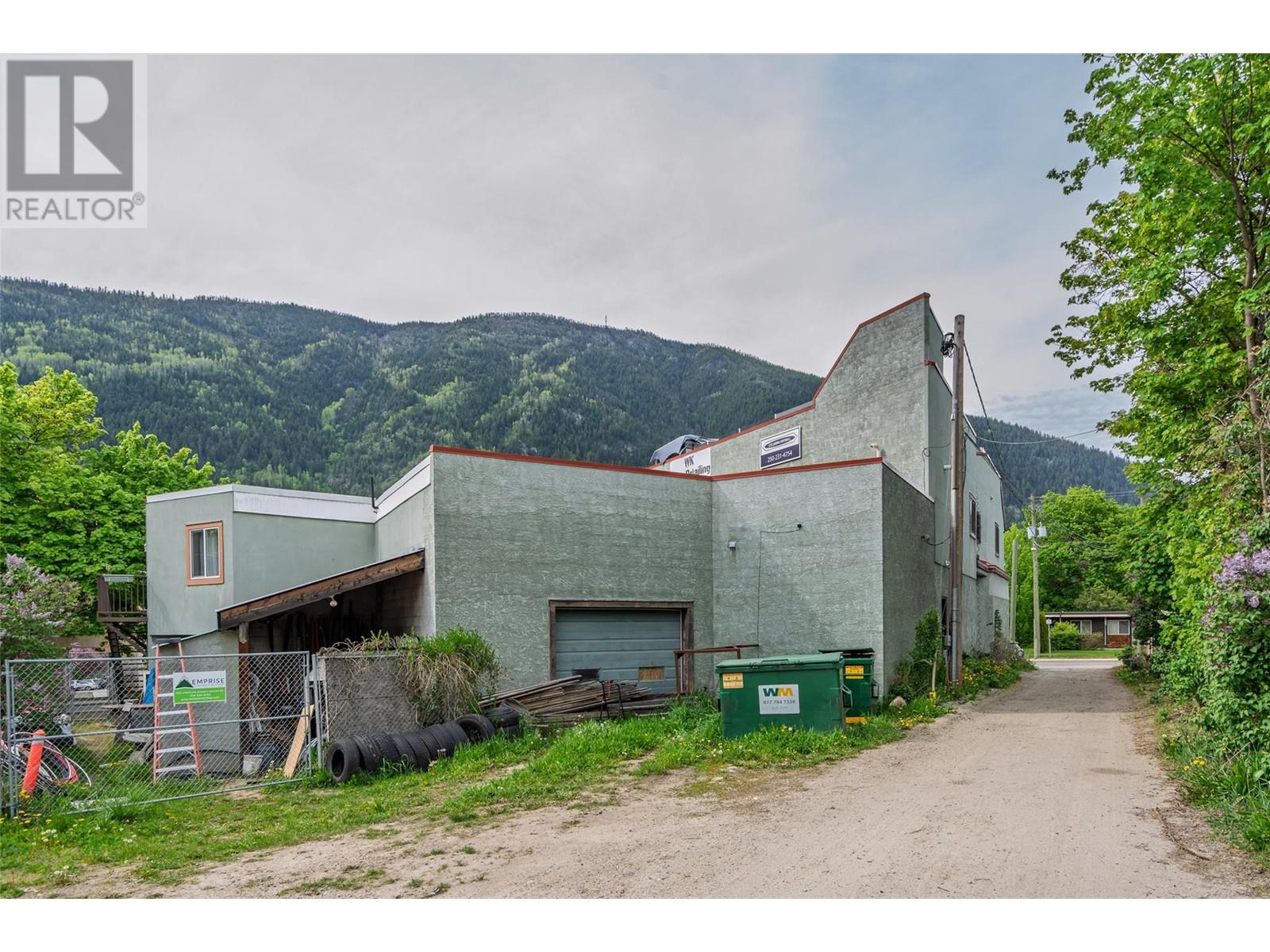 920 Nelson Avenue, Nelson