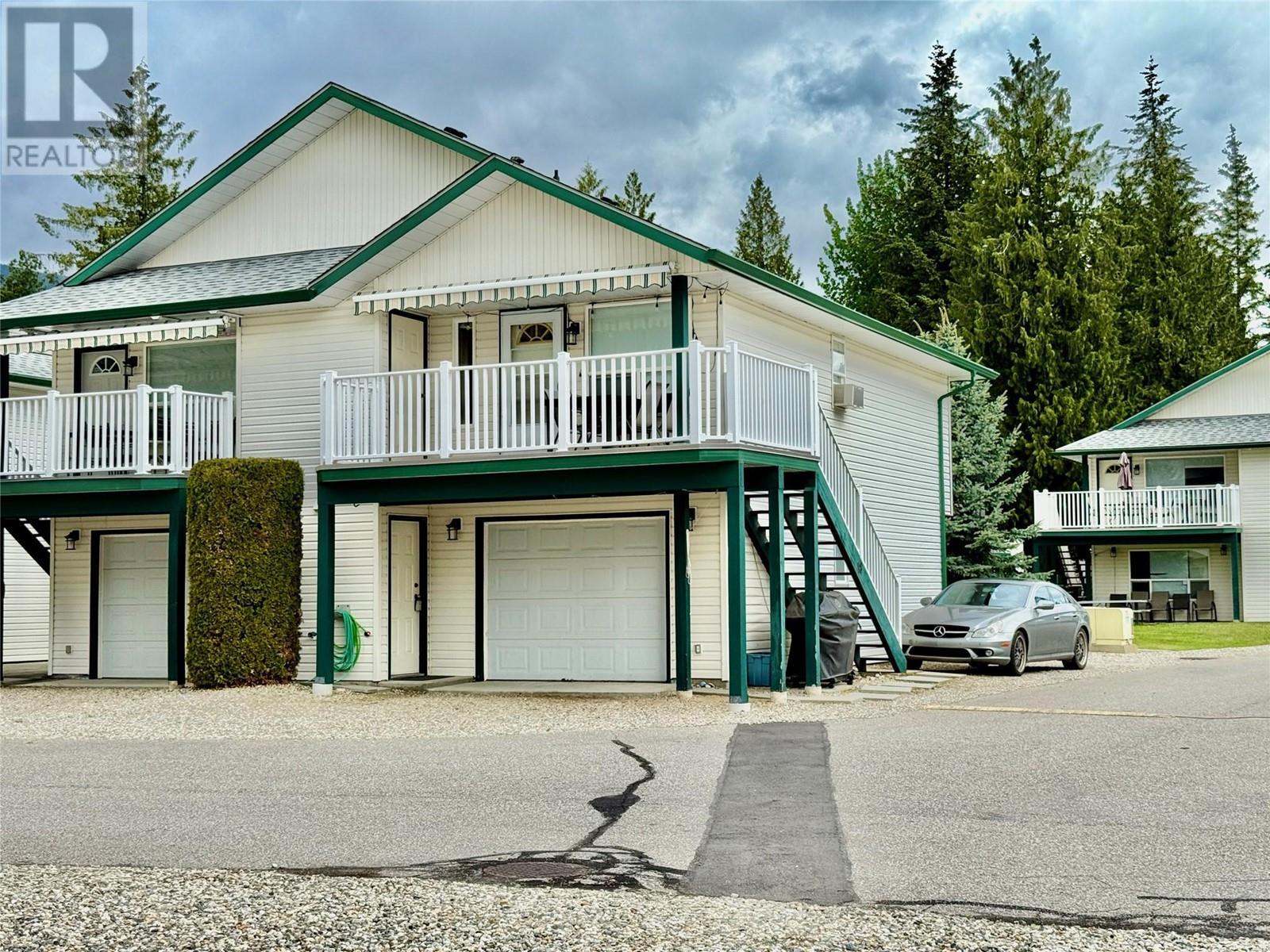 18 505 Poage Avenue, Sicamous