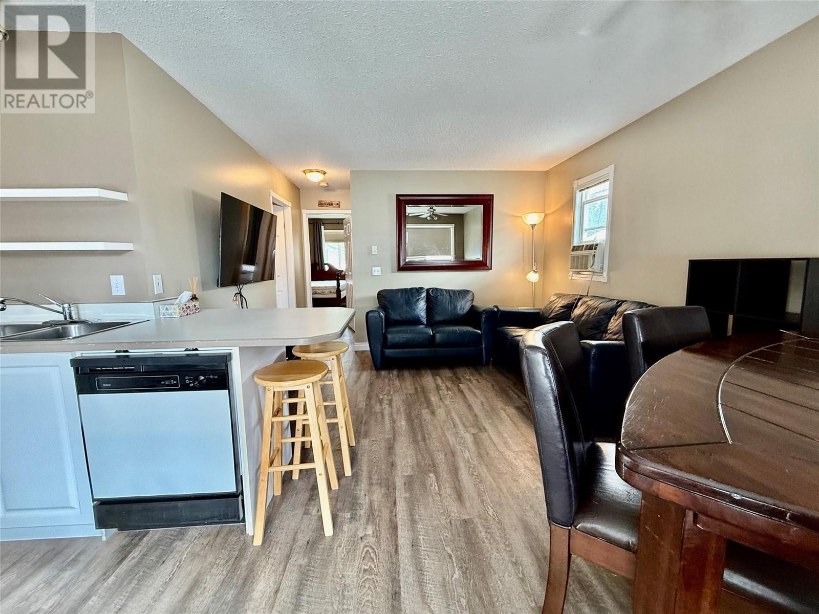18 505 Poage Avenue, Sicamous