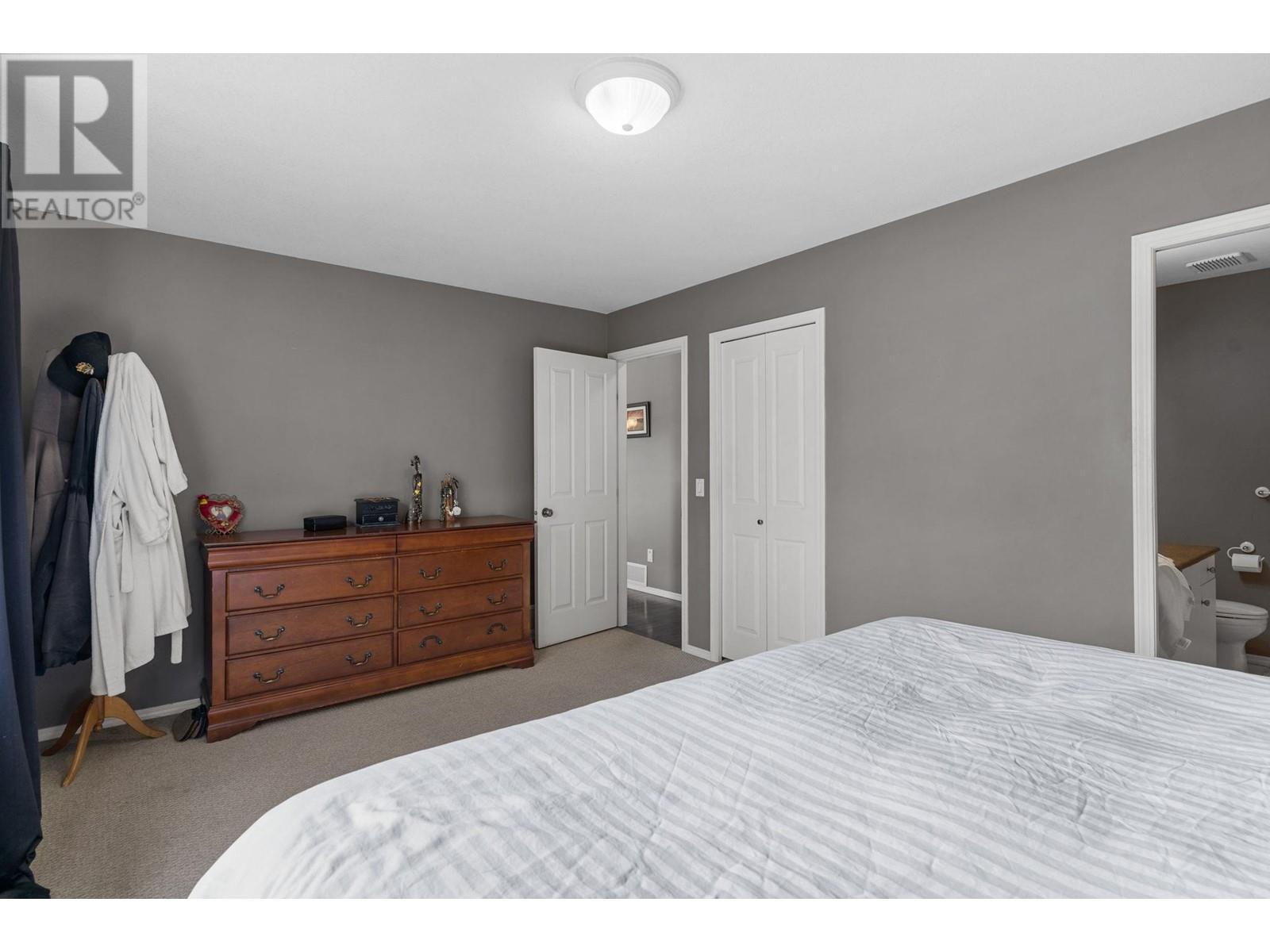  305 Snowsell Street North, Kelowna