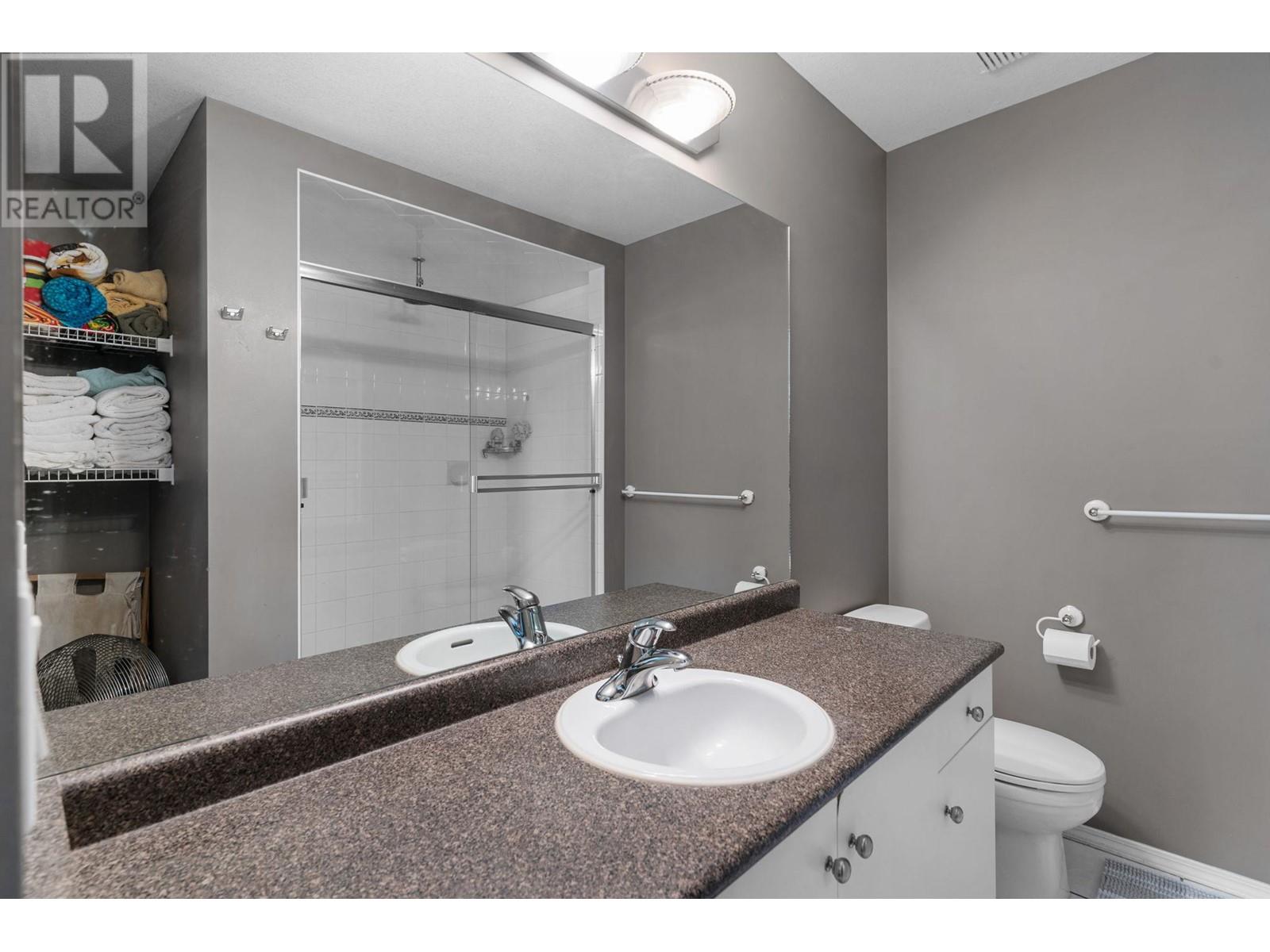  305 Snowsell Street North, Kelowna
