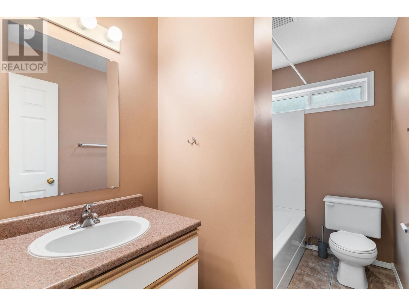  305 Snowsell Street North, Kelowna