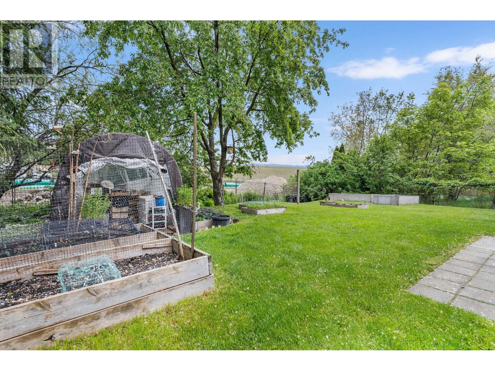  305 Snowsell Street North, Kelowna