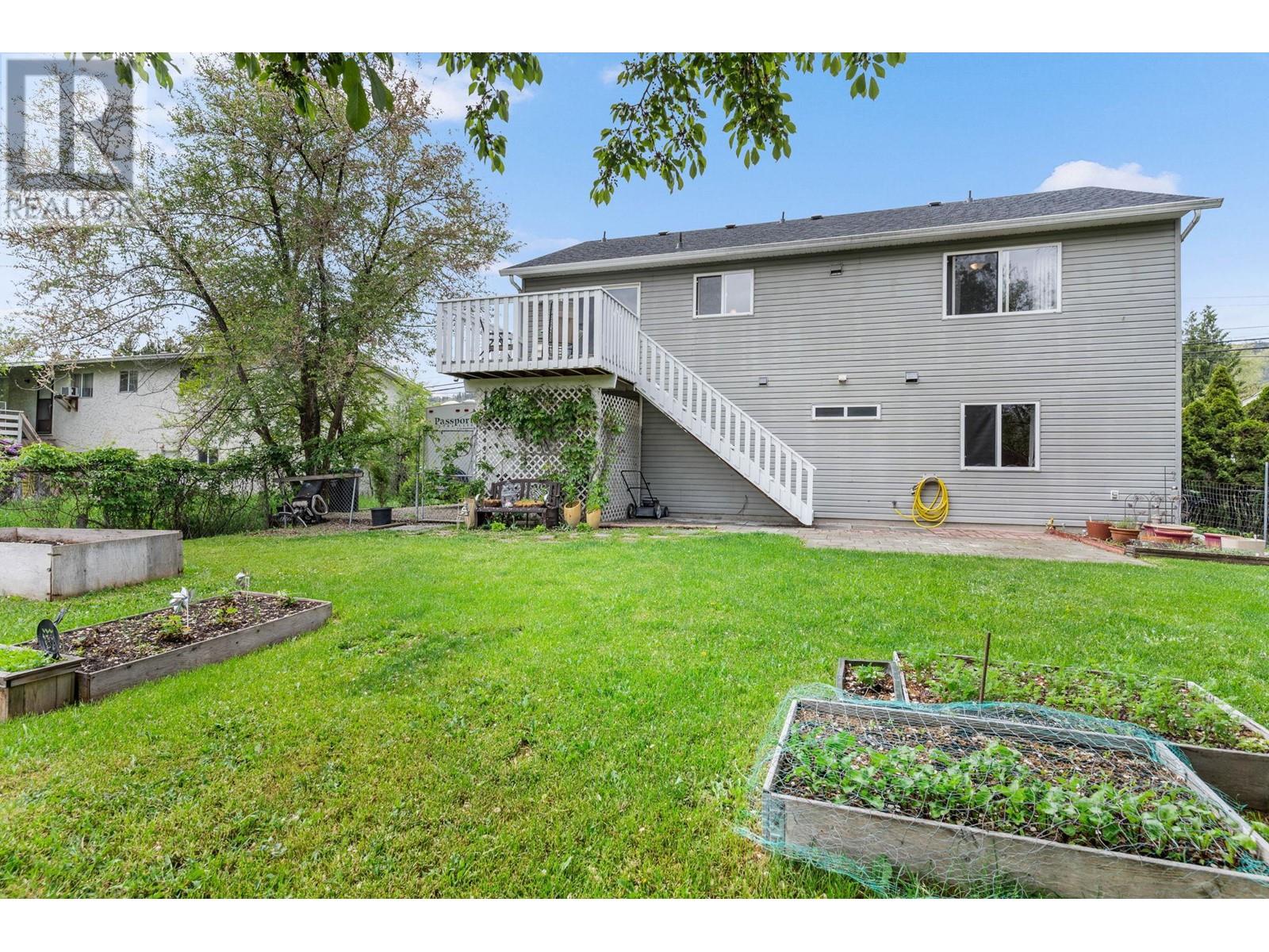  305 Snowsell Street North, Kelowna