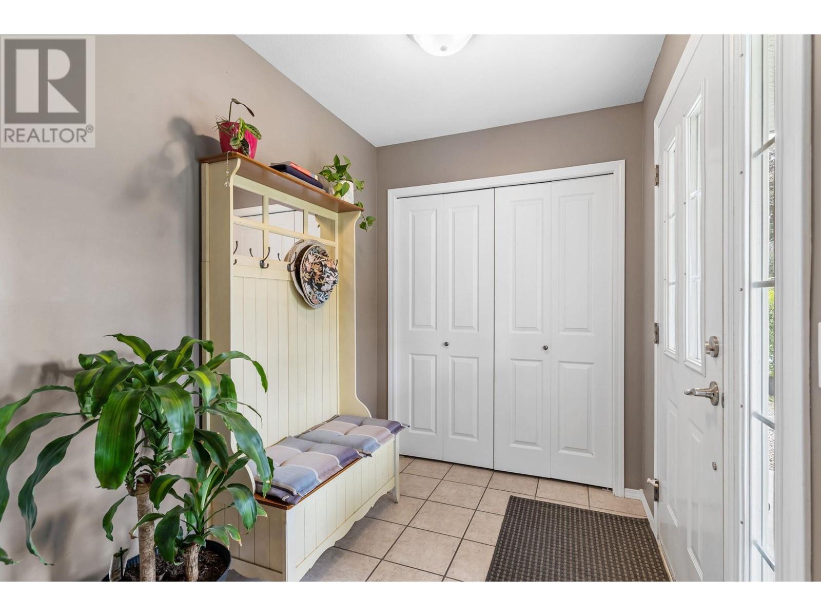  305 Snowsell Street North, Kelowna