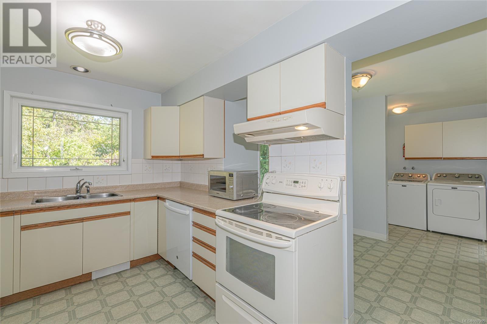 3715 BLENKINSOP RD - Image 19