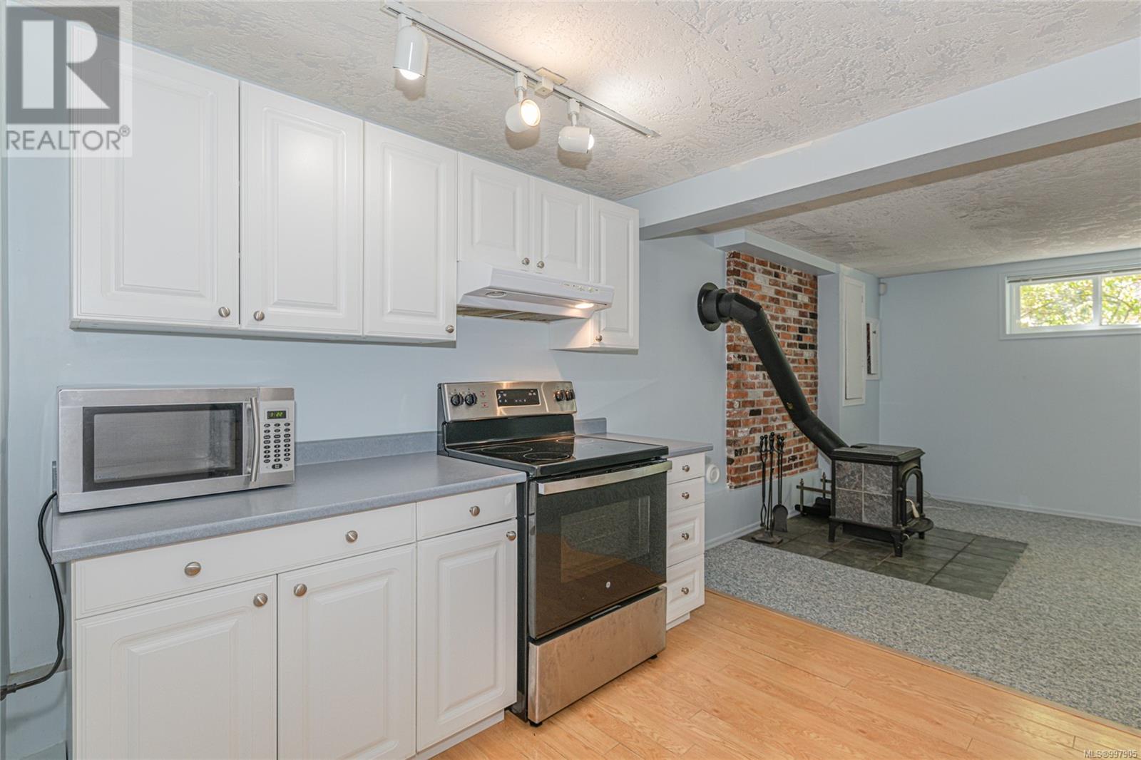 3715 BLENKINSOP RD - Image 32