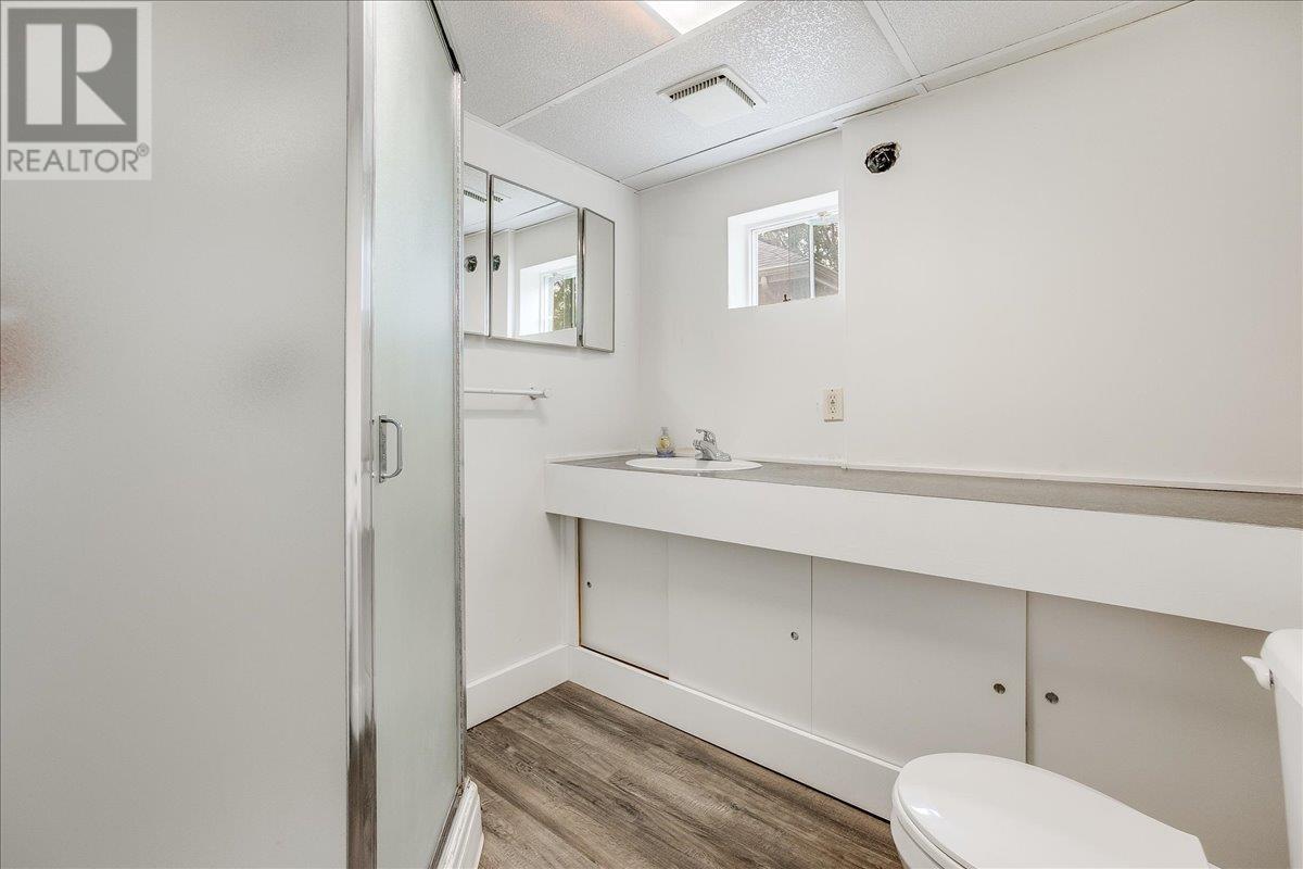 1667 CEDAR Avenue, Trail