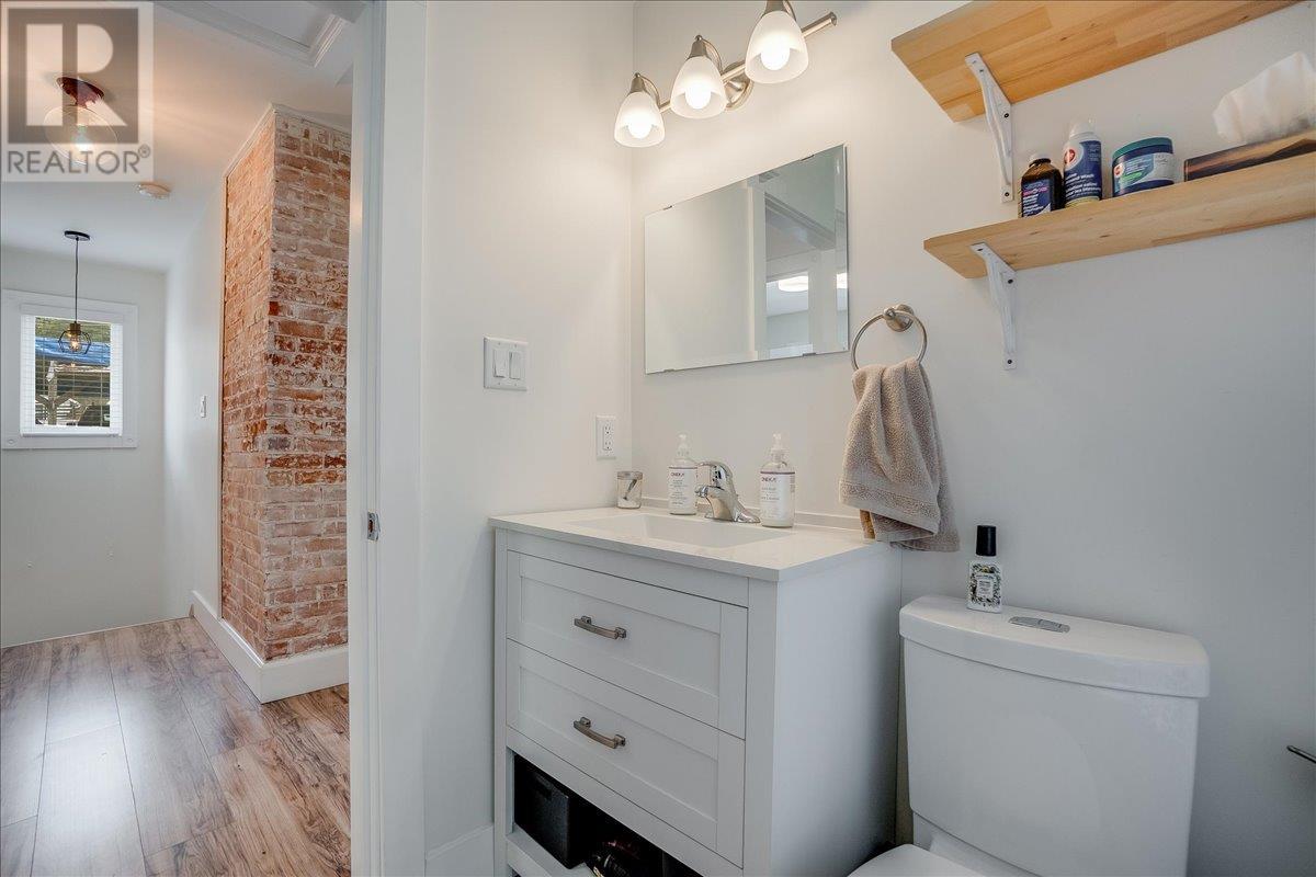 1667 CEDAR Avenue, Trail