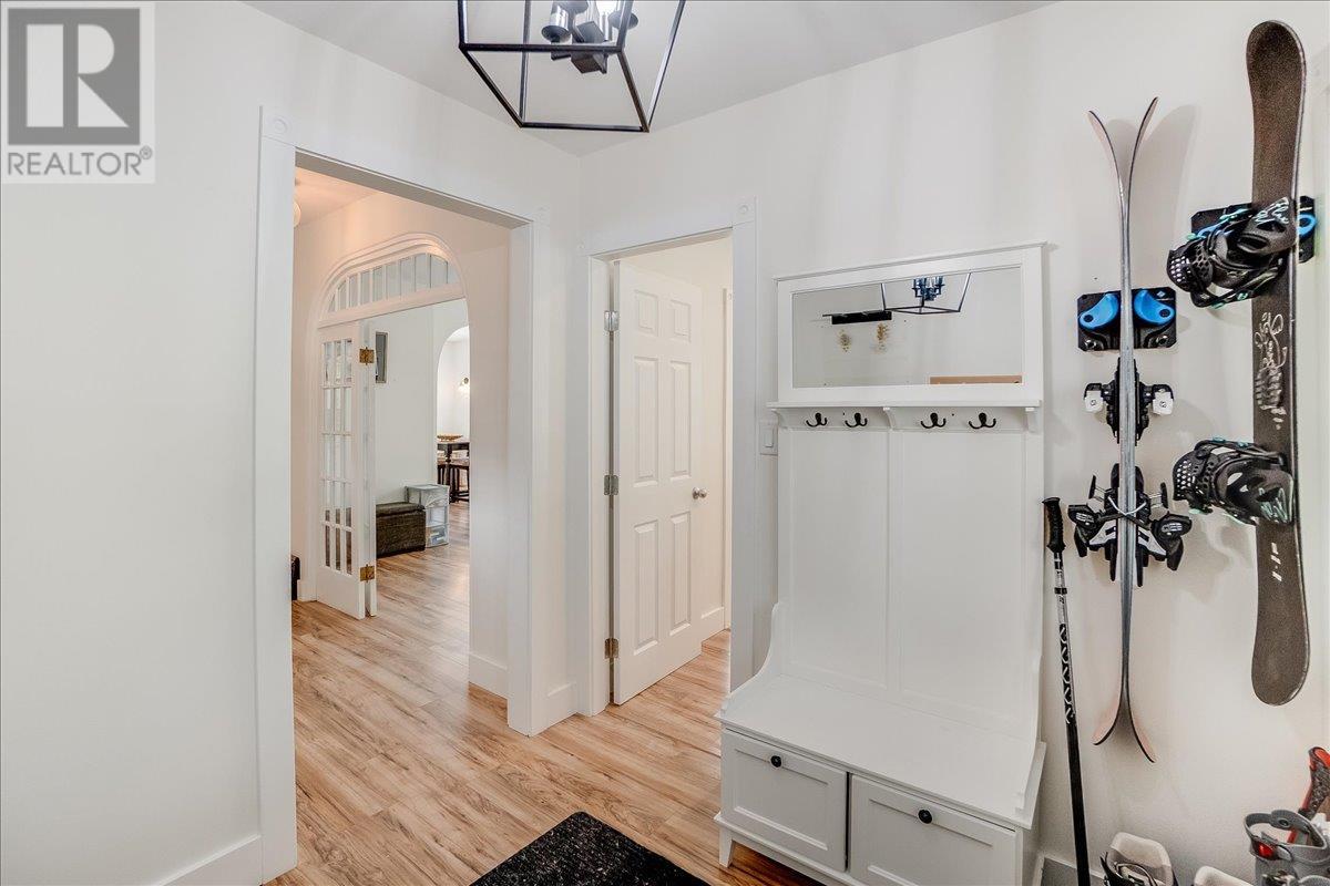 1667 CEDAR Avenue, Trail