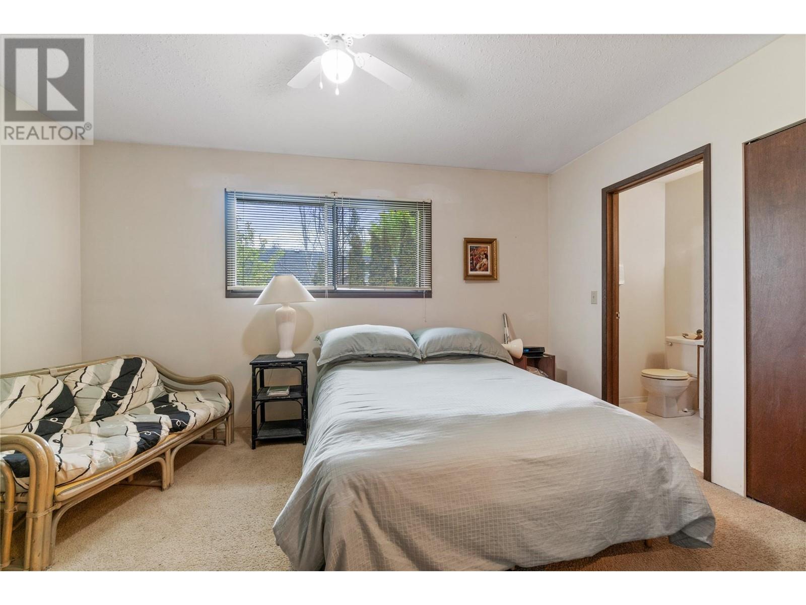  2470 8 Avenue Southeast, Salmon Arm