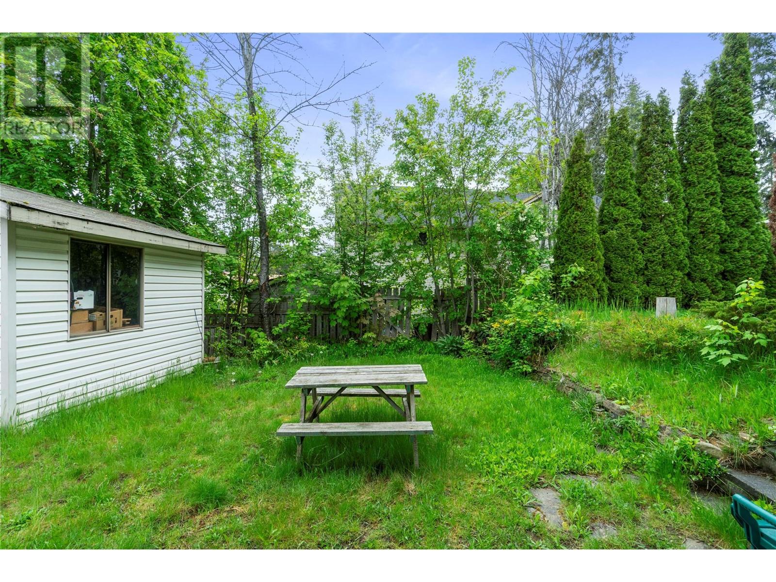  2470 8 Avenue Southeast, Salmon Arm