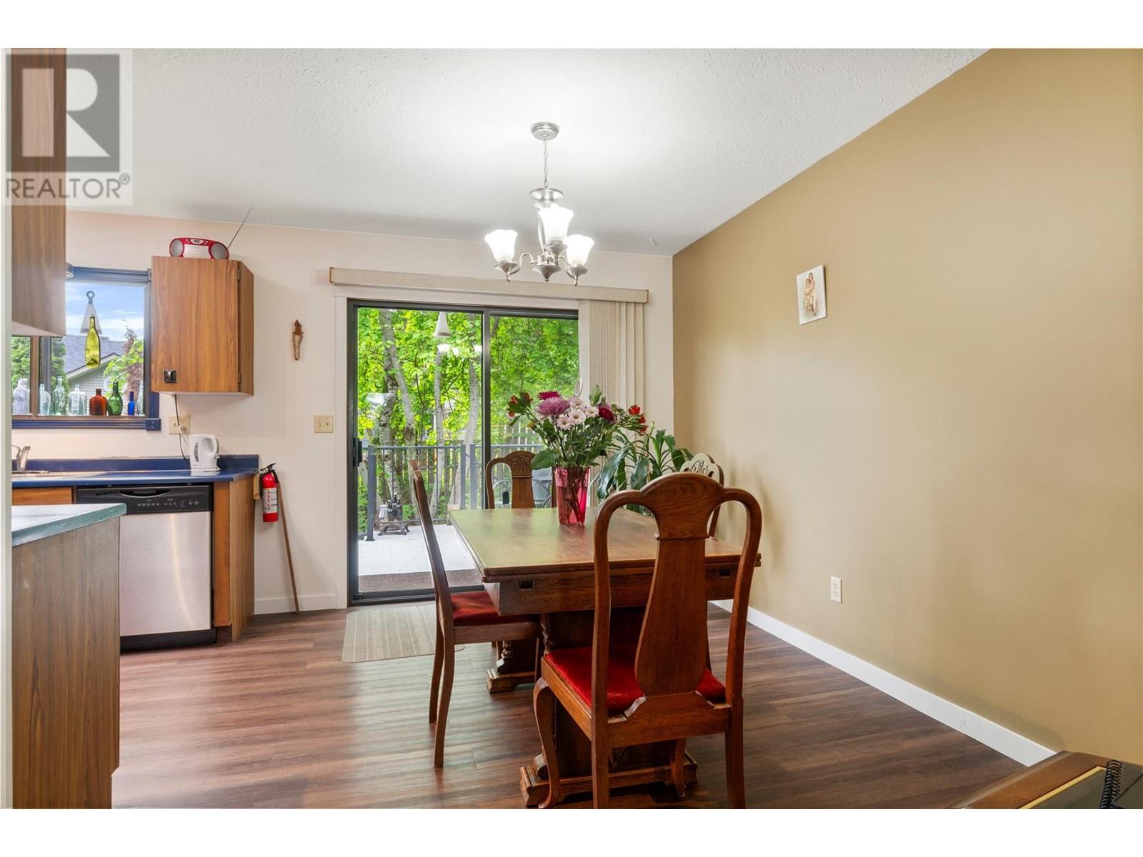  2470 8 Avenue Southeast, Salmon Arm