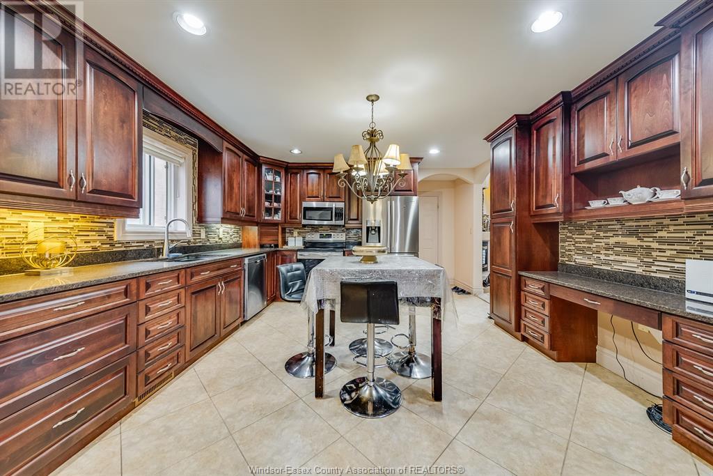 Photo 13 of 1021 Chelsea Parkway, Lakeshore ON