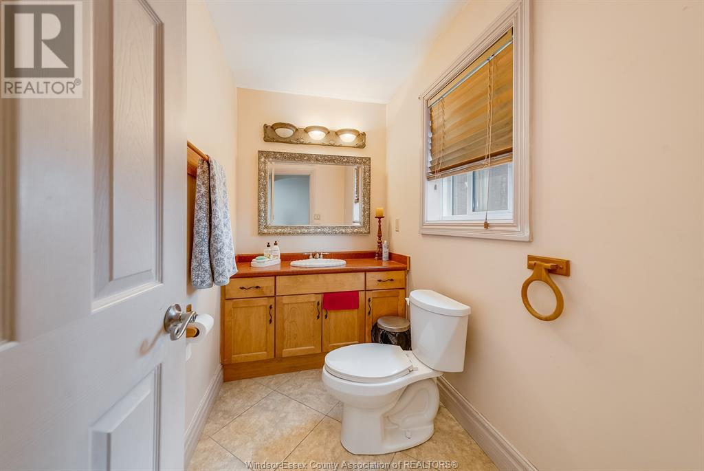 Photo 16 of 1021 Chelsea Parkway, Lakeshore ON
