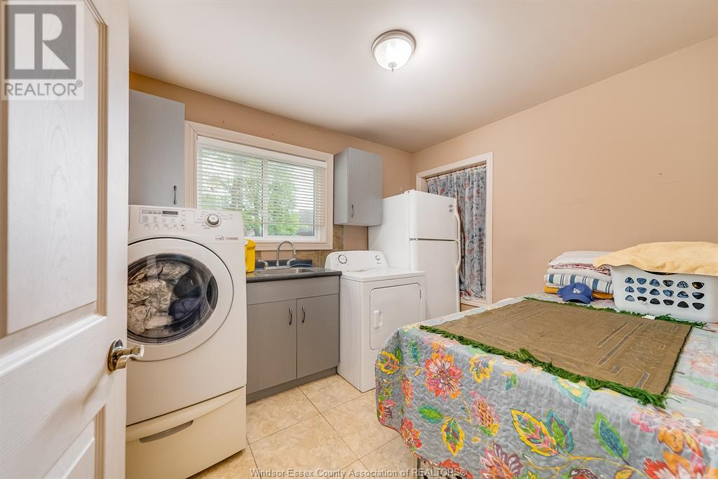 Photo 17 of 1021 Chelsea Parkway, Lakeshore ON