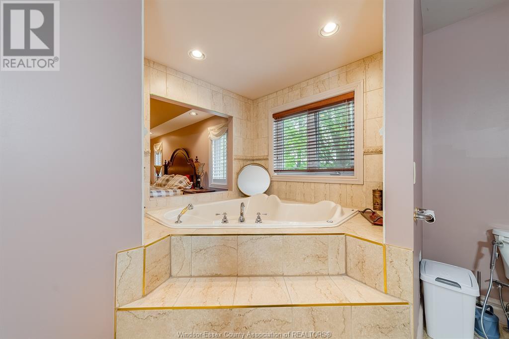 Photo 26 of 1021 Chelsea Parkway, Lakeshore ON