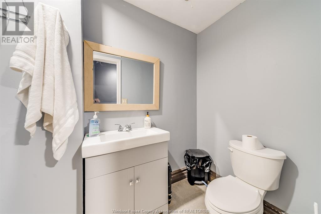 Photo 36 of 1021 Chelsea Parkway, Lakeshore ON