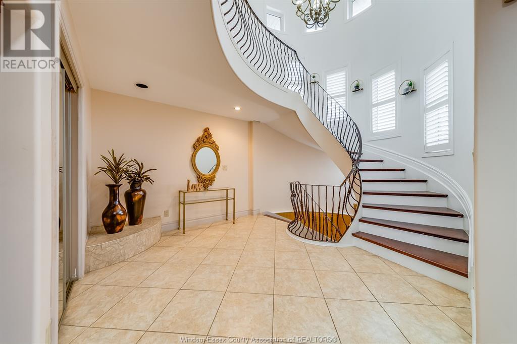 Photo 5 of 1021 Chelsea Parkway, Lakeshore ON