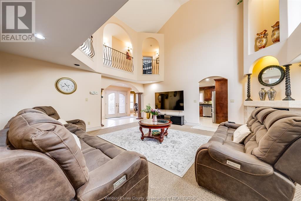 Photo 7 of 1021 Chelsea Parkway, Lakeshore ON