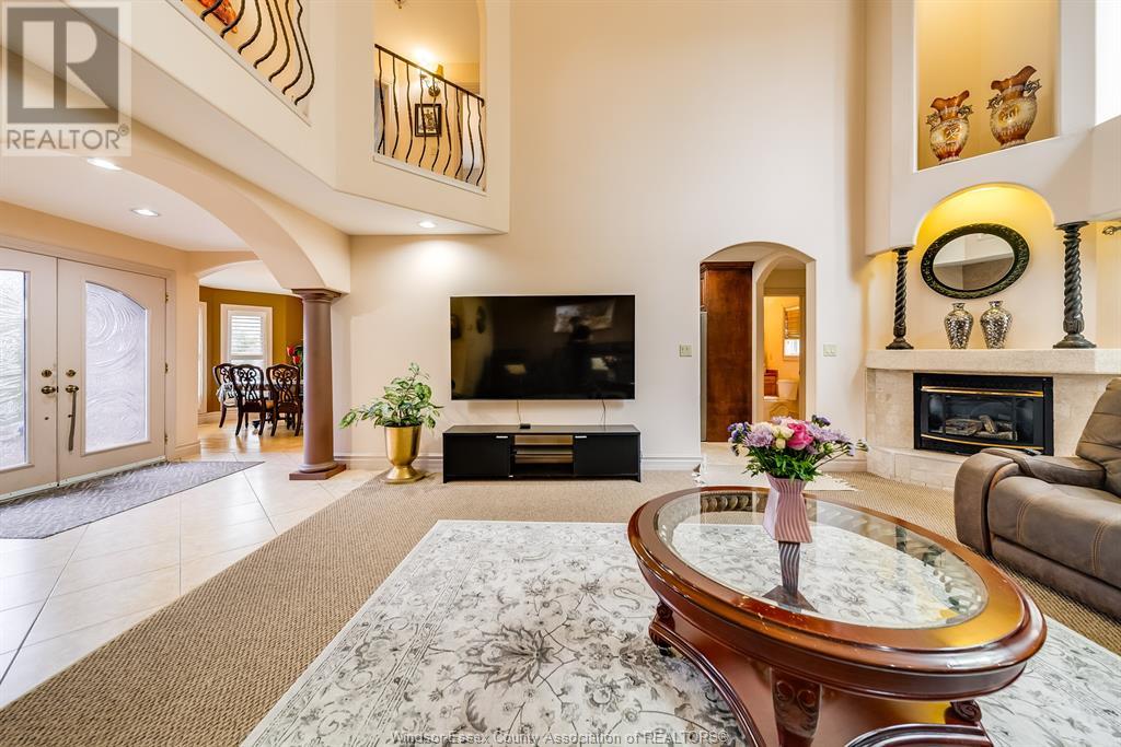 Photo 9 of 1021 Chelsea Parkway, Lakeshore ON