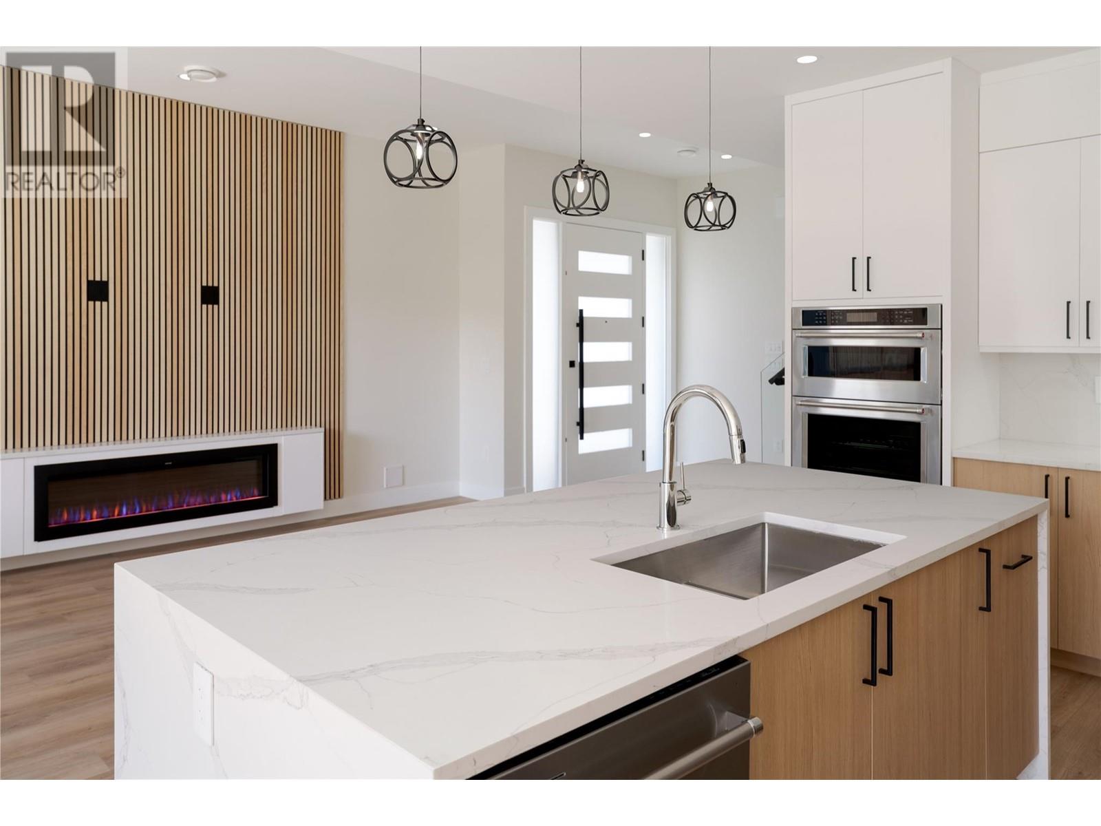  705 Raymer Road, Kelowna