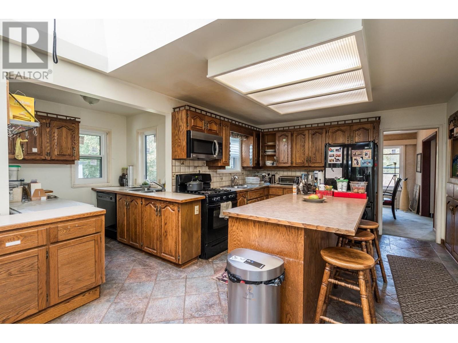 Photo 12 of 12899 230 Street, Maple Ridge BC