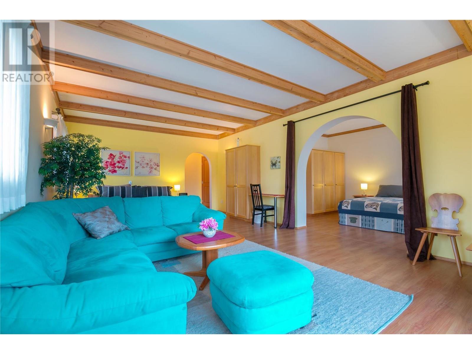 2190 30 Street Northeast, Salmon Arm