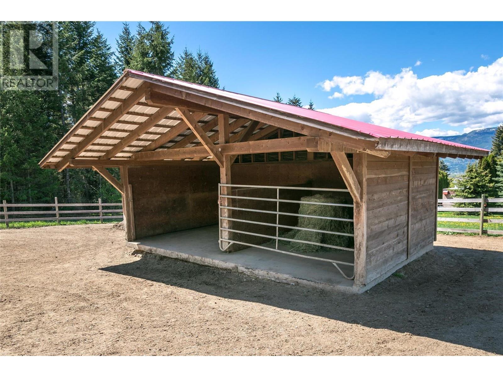 2190 30 Street Northeast, Salmon Arm