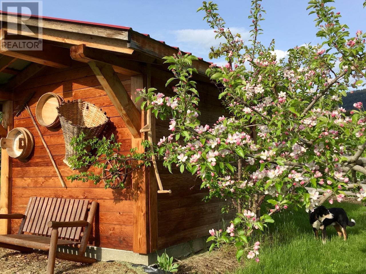 2190 30 Street Northeast, Salmon Arm