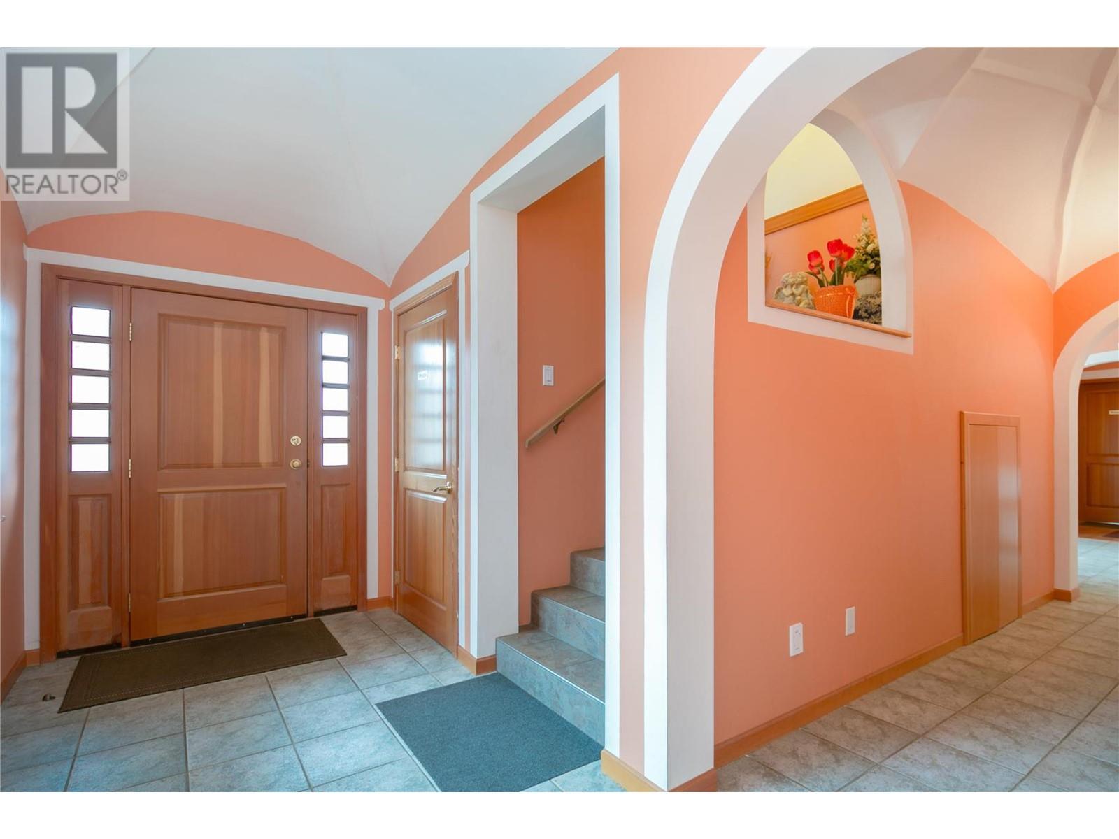 2190 30 Street Northeast, Salmon Arm