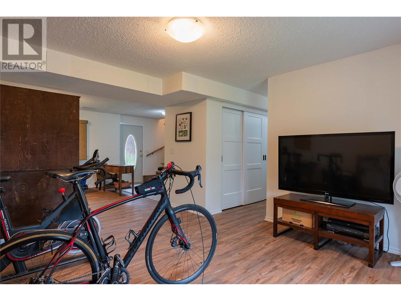 1923 Riverside Crescent, Castlegar